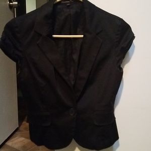 Sleeveless blazer